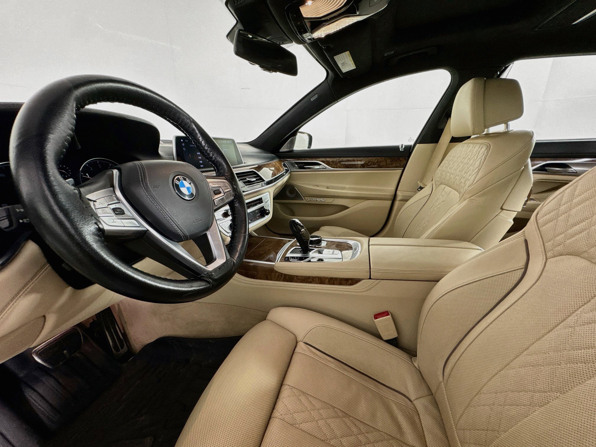 Used 2018 BMW 750i RWD image 20