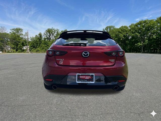 Used 2023 MAZDA MAZDA3 Hatchback w/Premium Plus Pkg AWD/4WD image 7