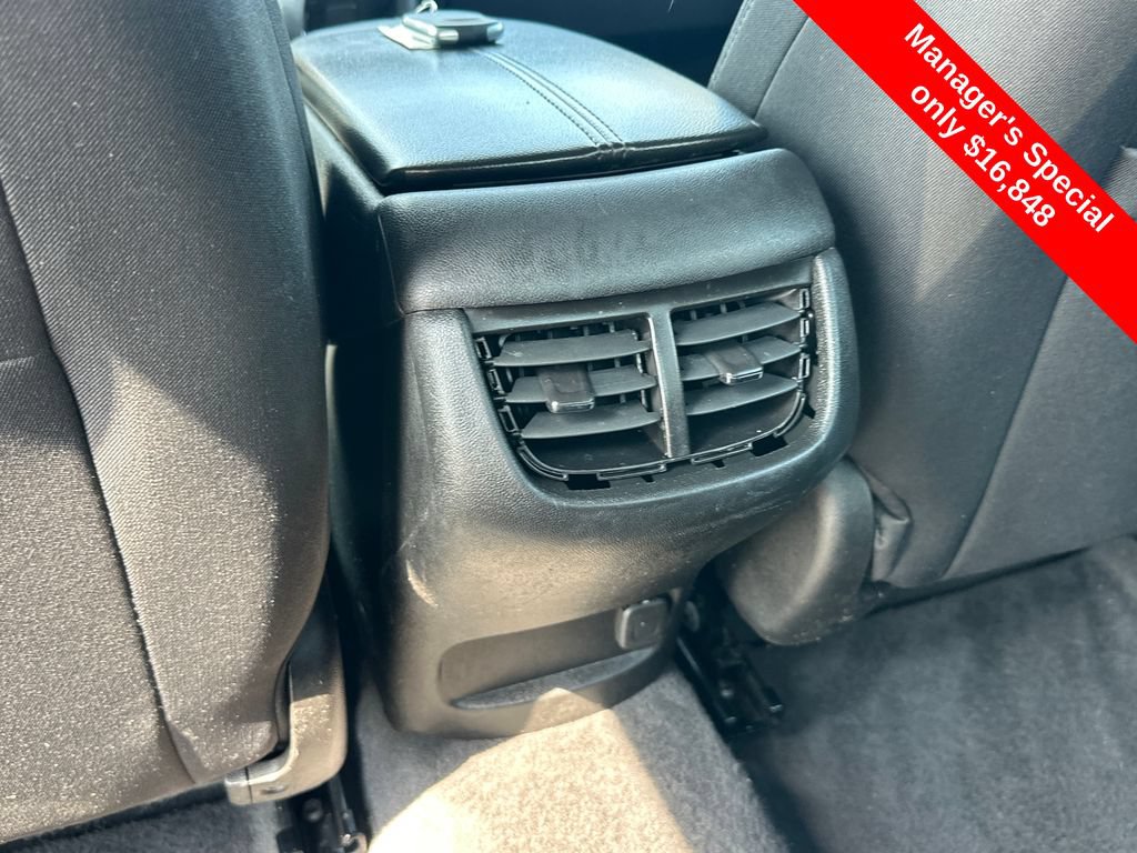 Used 2022 Chevrolet Malibu LT FWD image 15