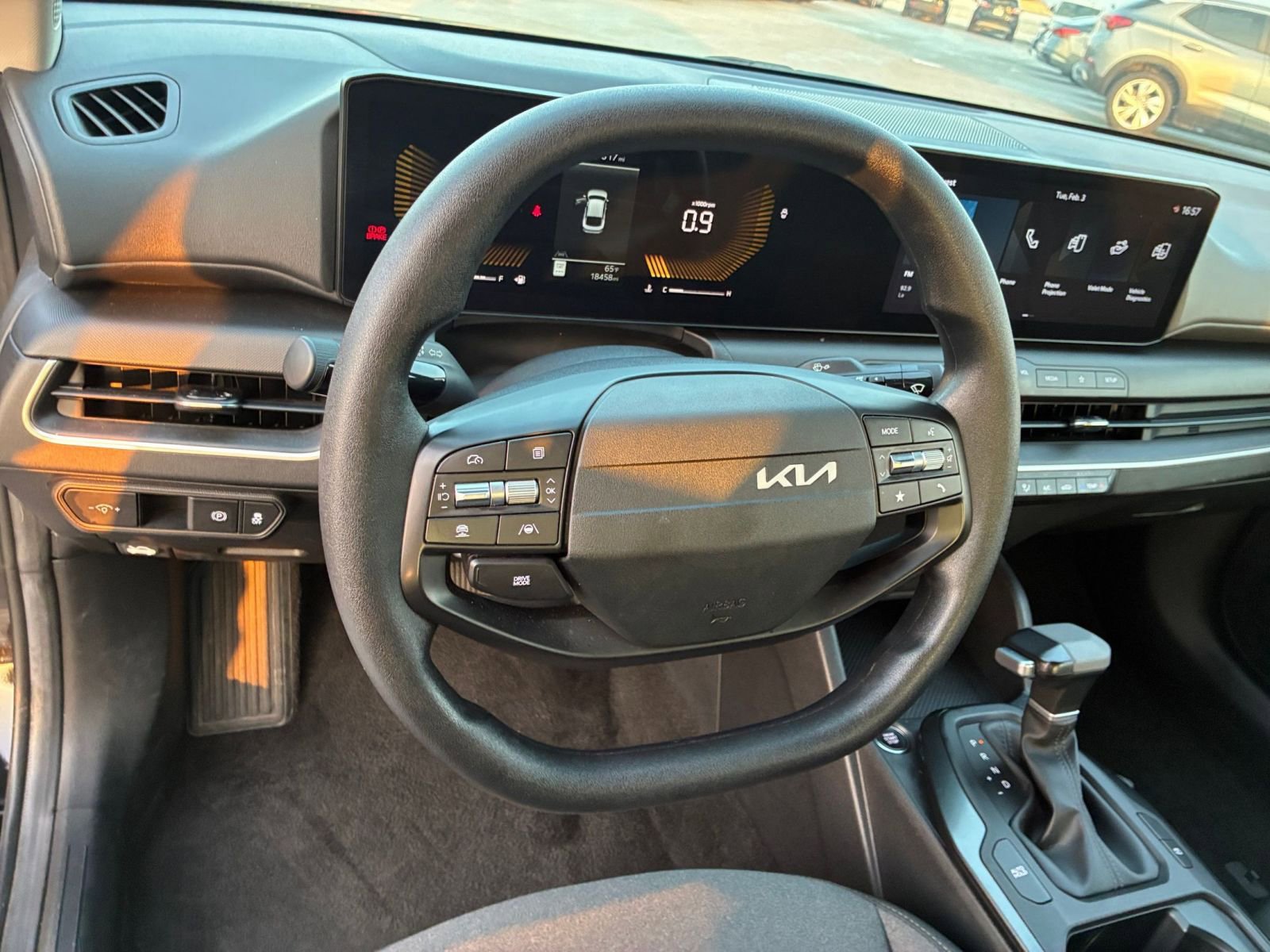 Used 2025 Kia K4 LXS image 27