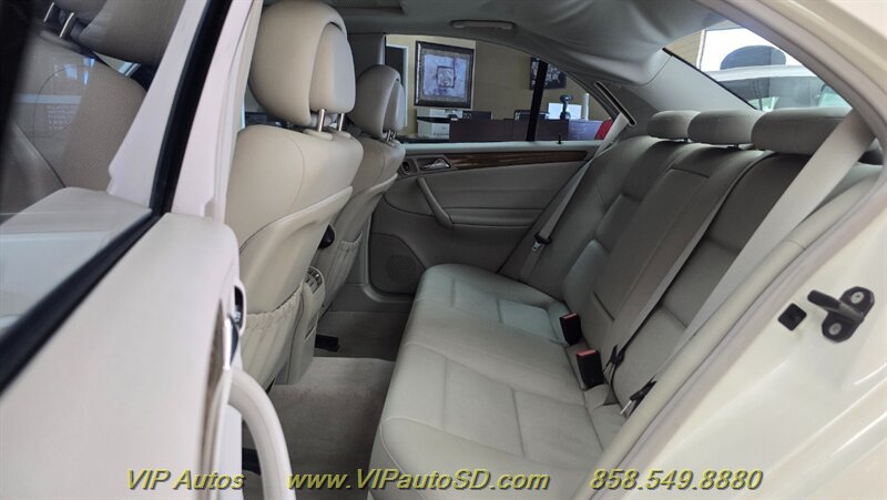 Used 2007 Mercedes-Benz C 230 Sedan image 19