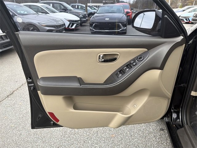 Used 2010 Hyundai Elantra GLS image 10
