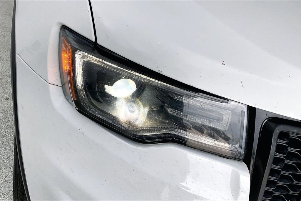 Used 2019 Jeep Grand Cherokee Limited w/ Luxury Group II image 36