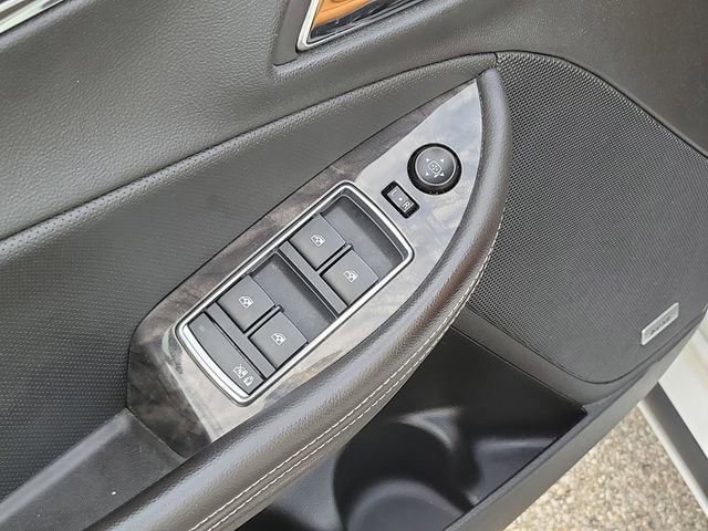 Used 2016 Chevrolet Impala LTZ w/ Enhanced Convenience Package FWD image 17