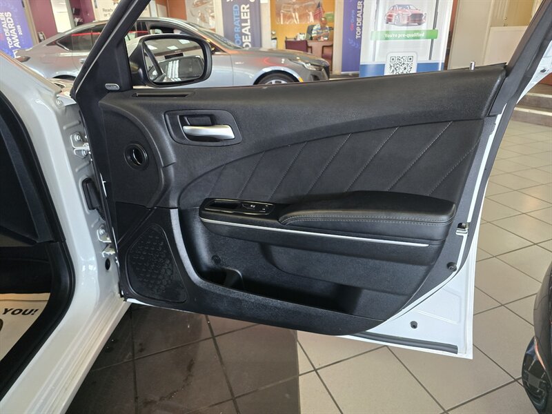 Used 2016 Dodge Charger R/T RWD image 11