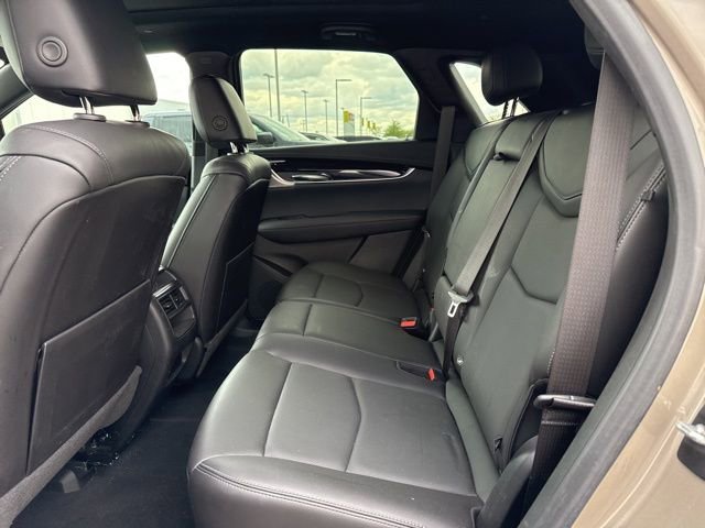 Used 2022 Cadillac XT5 Premium Luxury FWD image 9