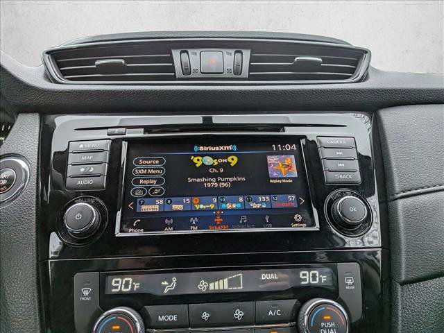 Used 2018 Nissan Rogue SV w/ Premium Package image 13