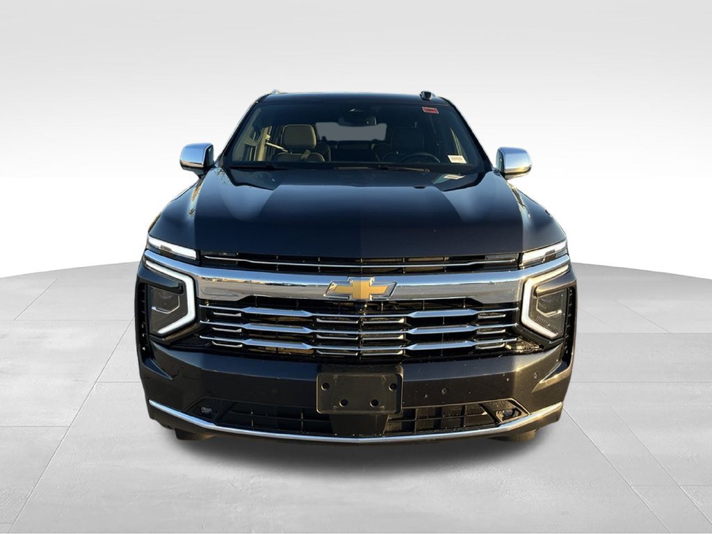 Used 2025 Chevrolet Suburban Premier AWD/4WD image 4