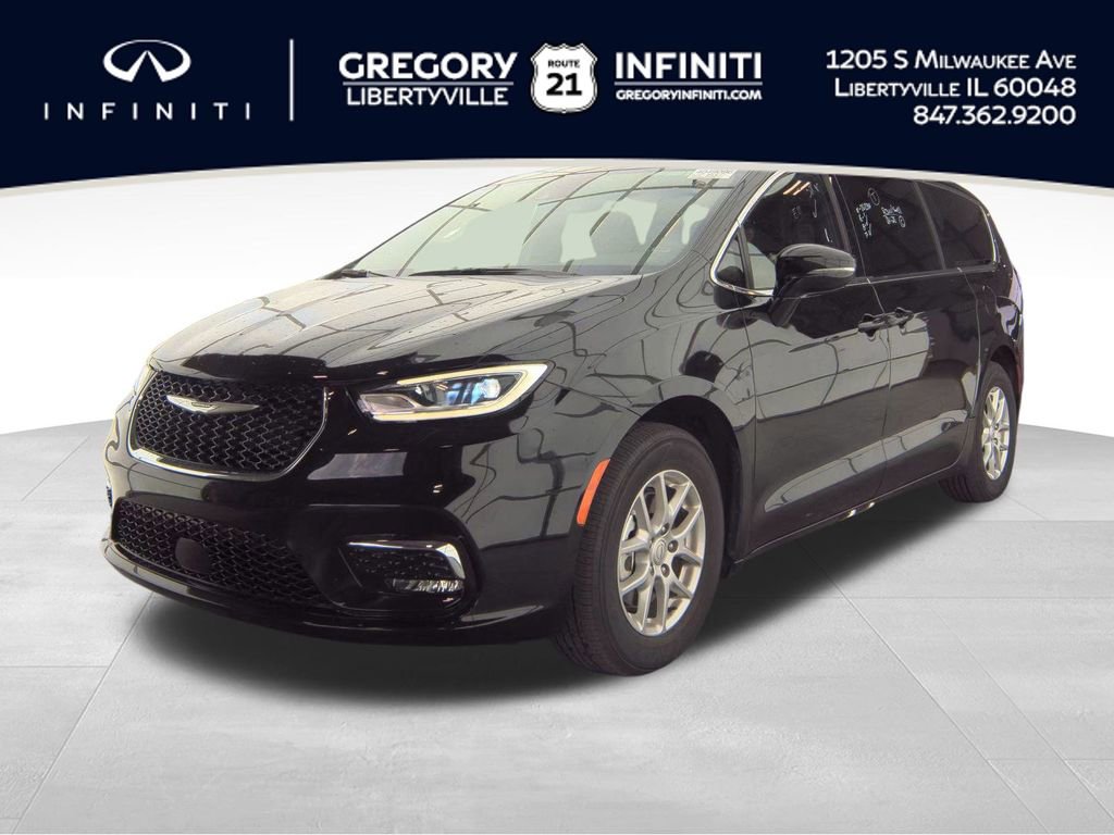 Used 2025 Chrysler Pacifica Select FWD image 1