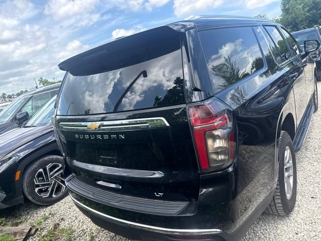 Used 2024 Chevrolet Suburban LT RWD image 7