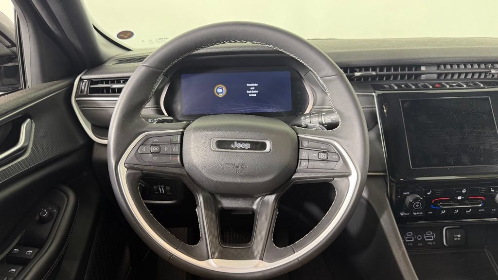 Used 2023 Jeep Grand Cherokee Altitude AWD/4WD image 18