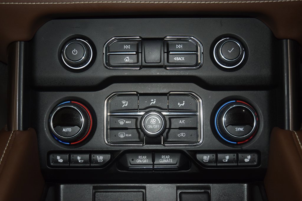 Used 2024 Chevrolet Suburban High Country image 32