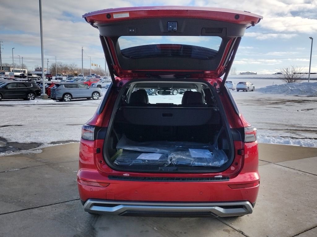 New 2026 Mitsubishi Outlander SE image 16