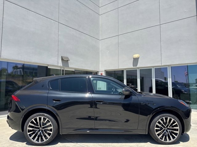 New 2025 Maserati Grecale Modena image 8