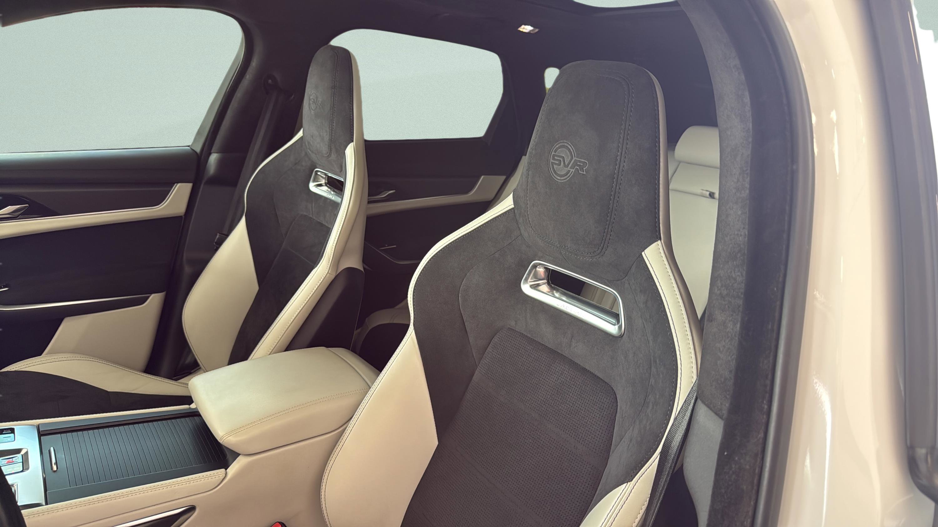 Used 2022 Jaguar F-PACE SVR AWD/4WD image 23