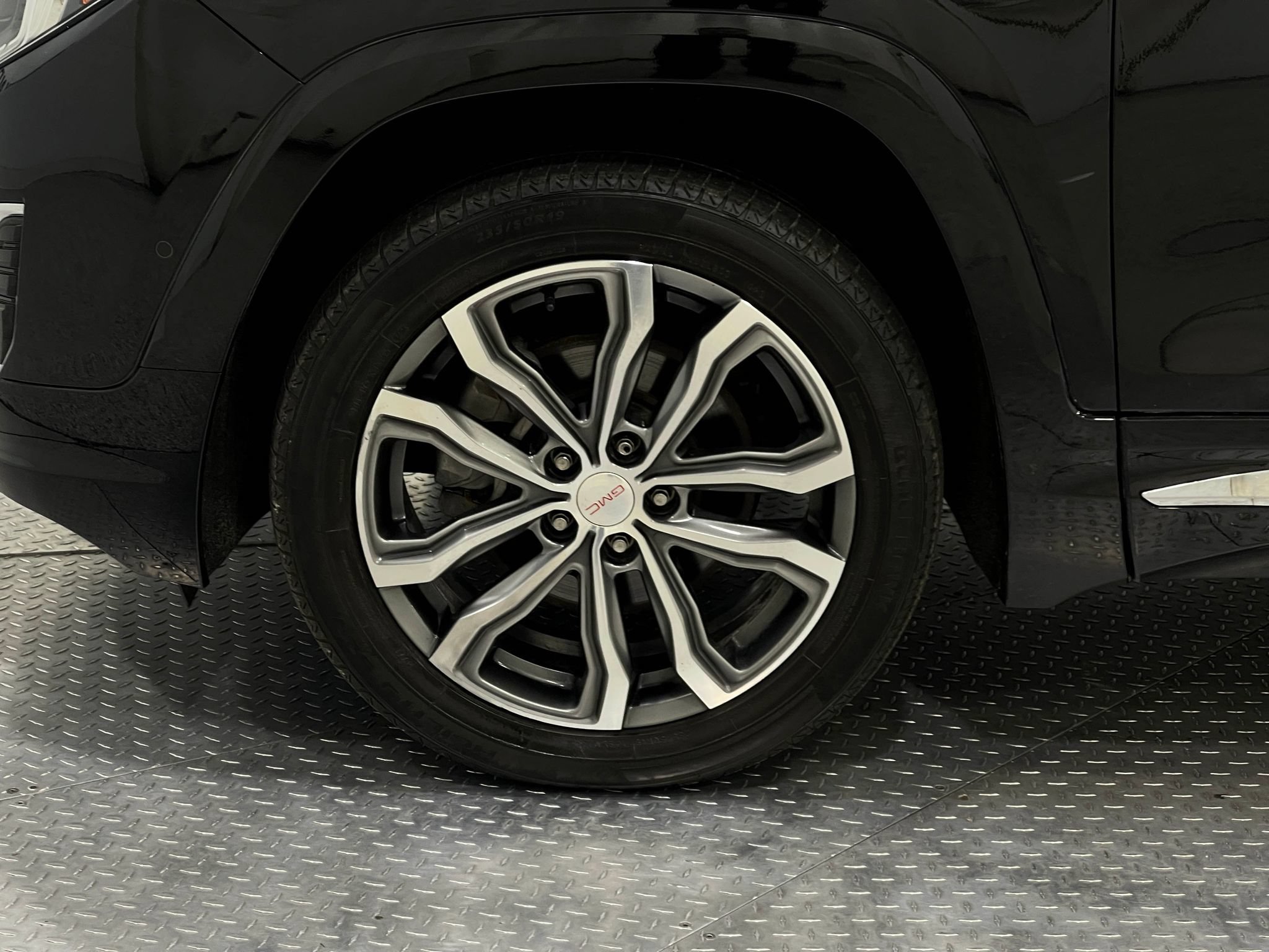Used 2019 GMC Terrain Denali w/ GMC Pro Grade Package AWD/4WD image 34