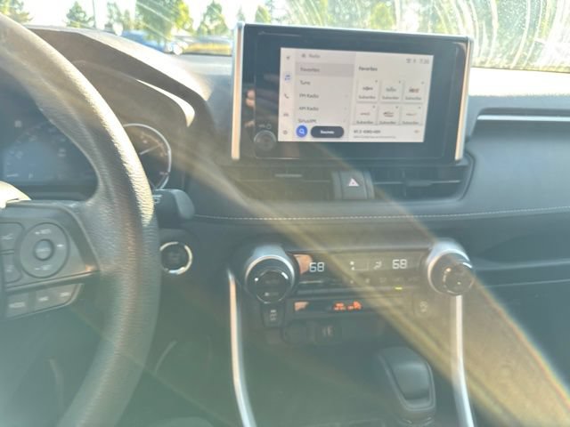 Used 2025 Toyota RAV4 XLE AWD/4WD image 16