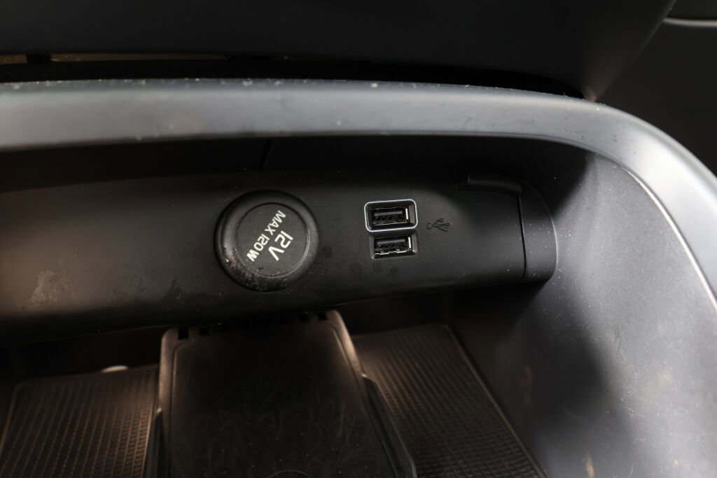Used 2022 Volvo XC40 T5 R-Design image 39