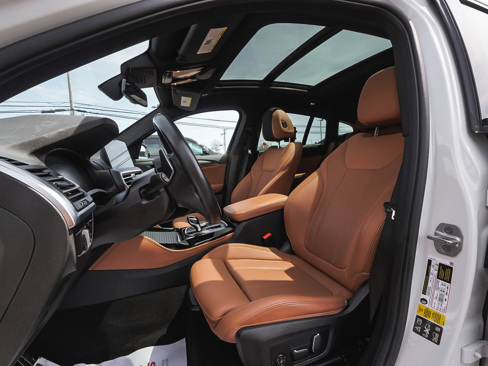 Used 2024 BMW X4 xDrive30i w/ Premium Package image 32