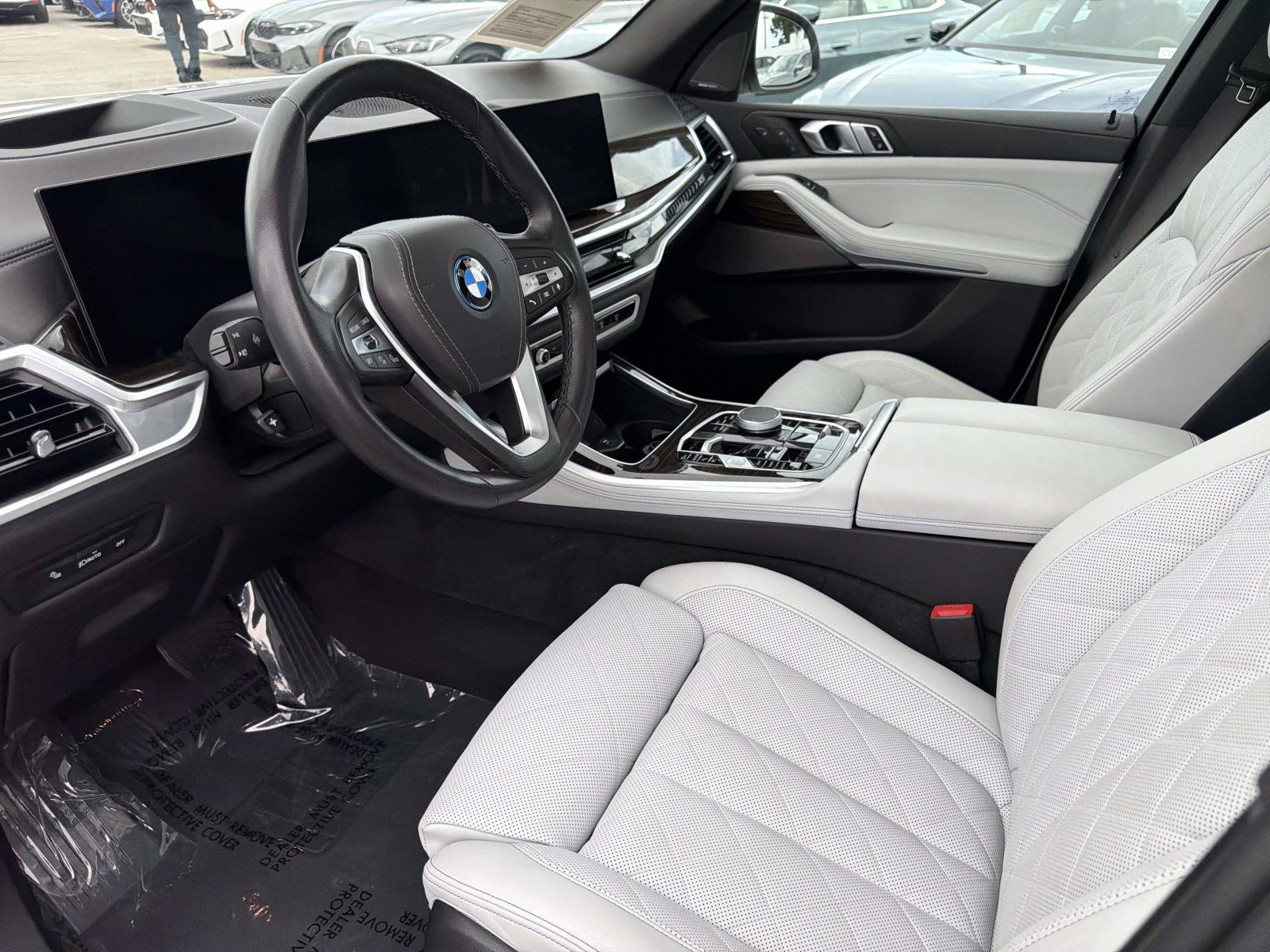 Used 2024 BMW X5 xDrive50e w/ Premium Package AWD/4WD image 14