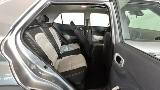 Certified 2023 Hyundai Venue SEL FWD image 27
