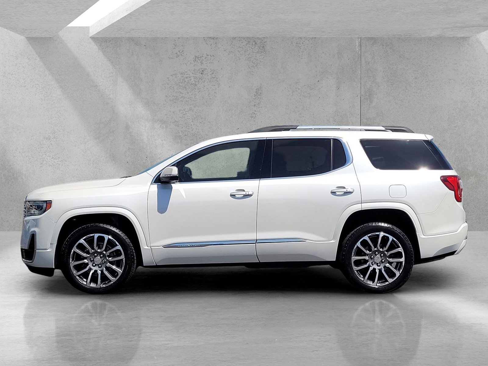 Used 2021 GMC Acadia Denali w/ Denali Technology Package FWD image 7