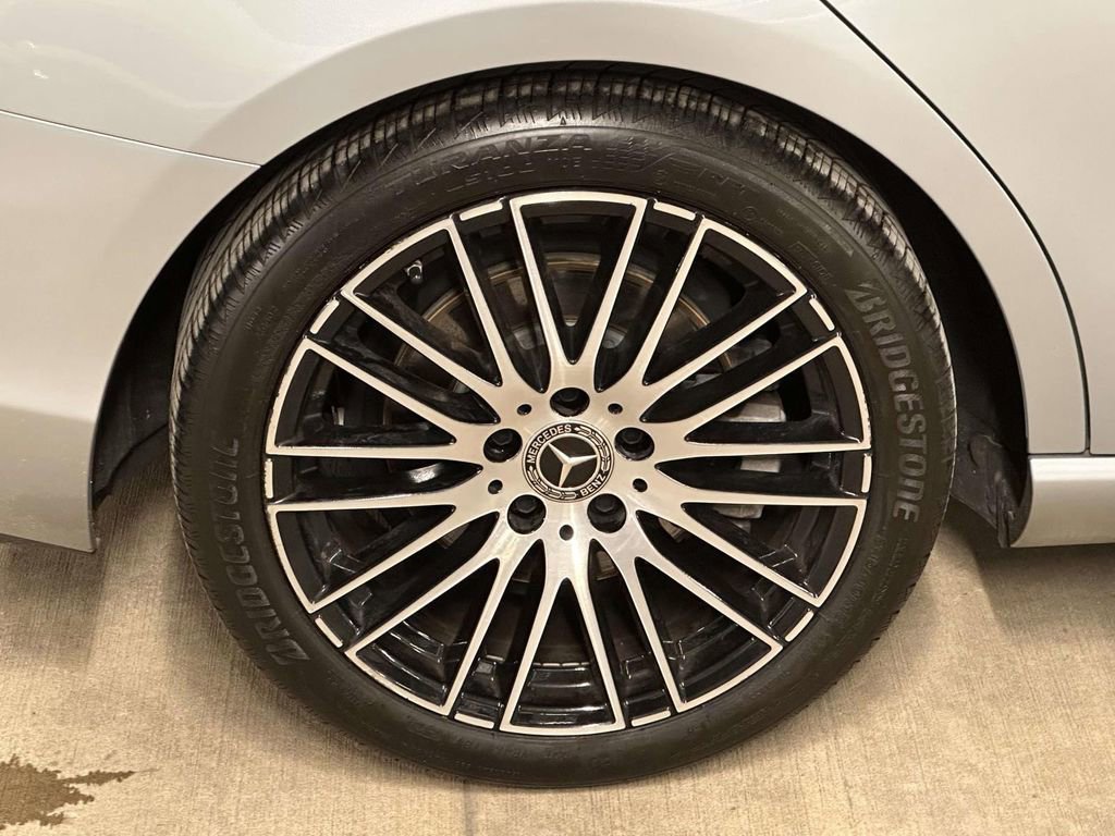 Used 2022 Mercedes-Benz C 300 4MATIC Sedan w/ Pinnacle Trim Package image 12