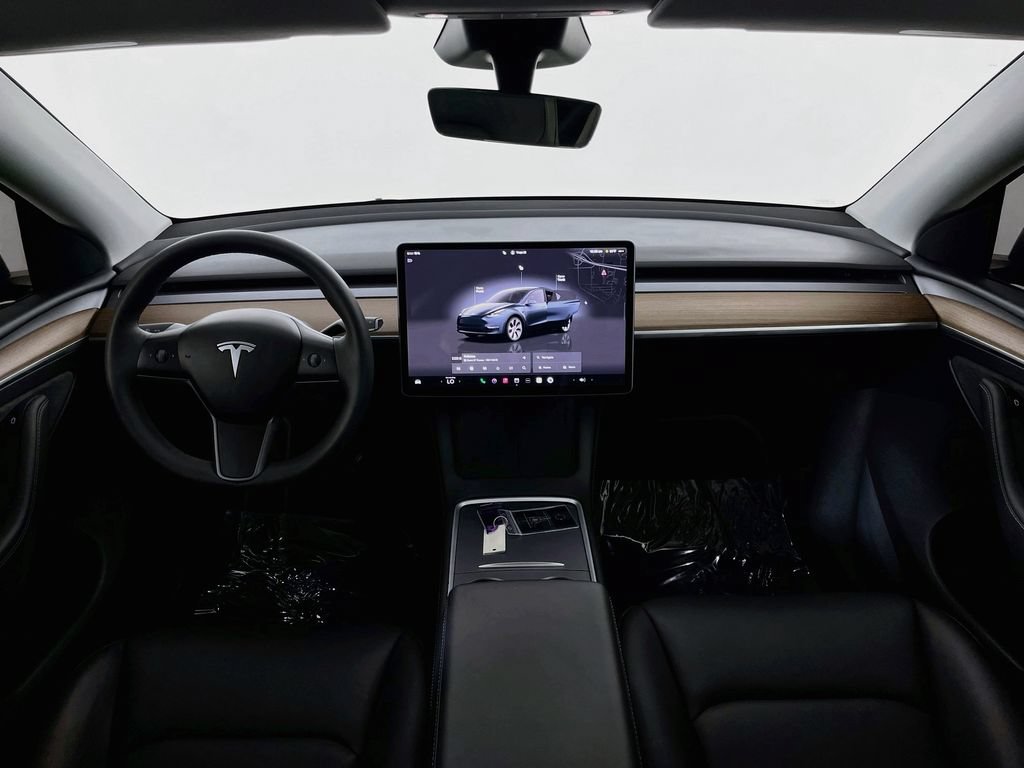 Used 2024 Tesla Model Y Long Range RWD image 11