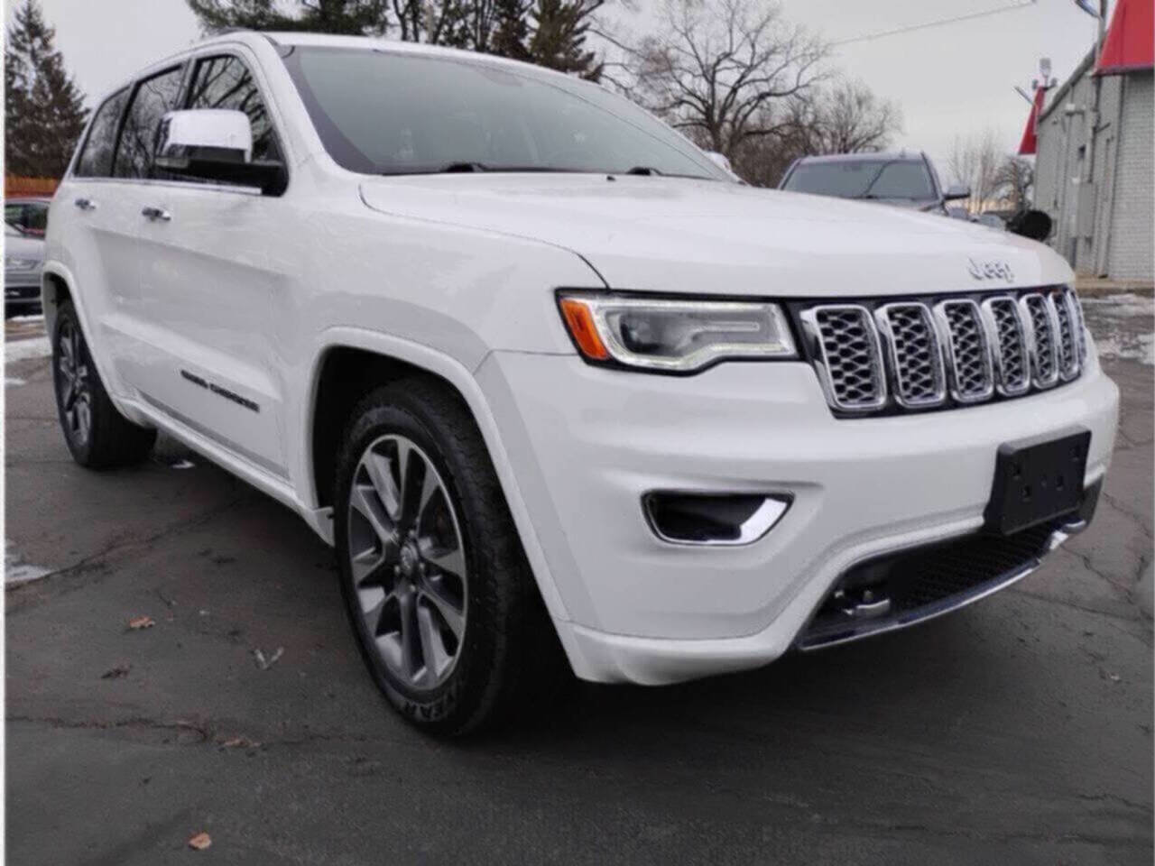 Used 2018 Jeep Grand Cherokee Overland AWD/4WD image 5