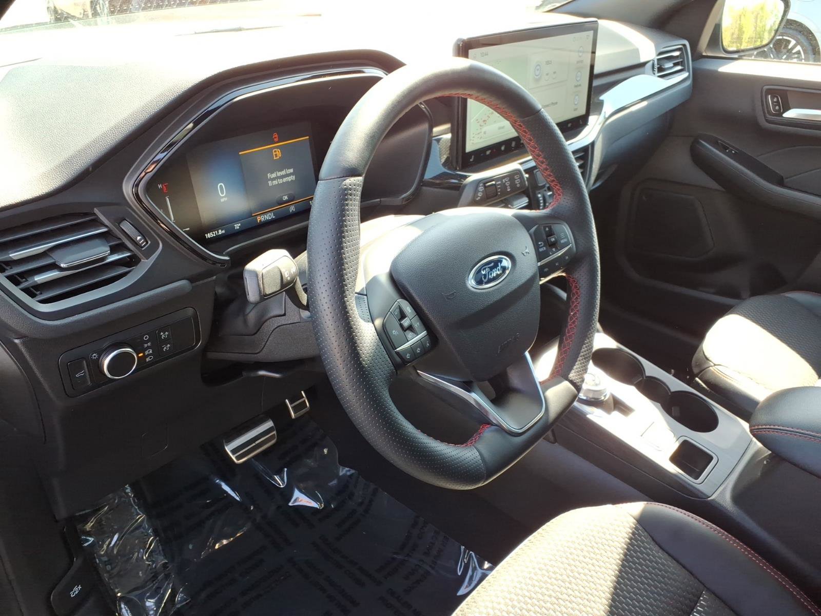 Used 2024 Ford Escape ST-Line w/ Tech Pack #1 AWD/4WD image 17
