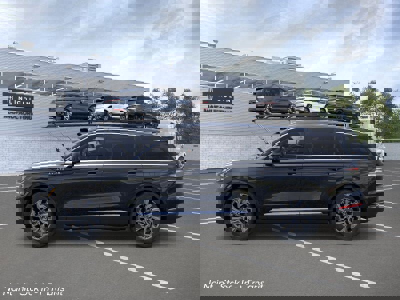 New 2026 Lincoln Aviator AWD image 3