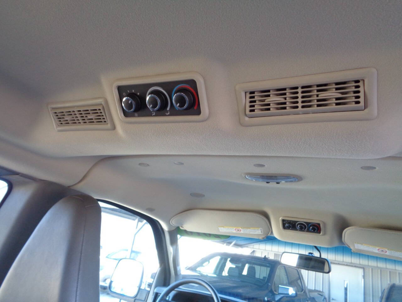 Used 2016 GMC Savana 3500 LT w/ LT Preferred Equipment Group RWD image 49