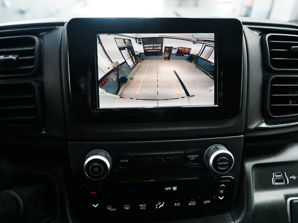 Used 2025 RAM ProMaster 2500 w/ Convenience Group FWD image 16