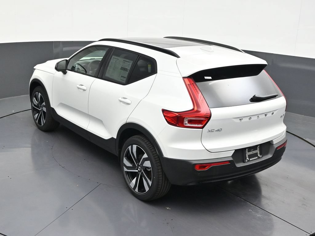 New 2026 Volvo XC40 B5 Plus w/ Climate Package AWD/4WD image 11