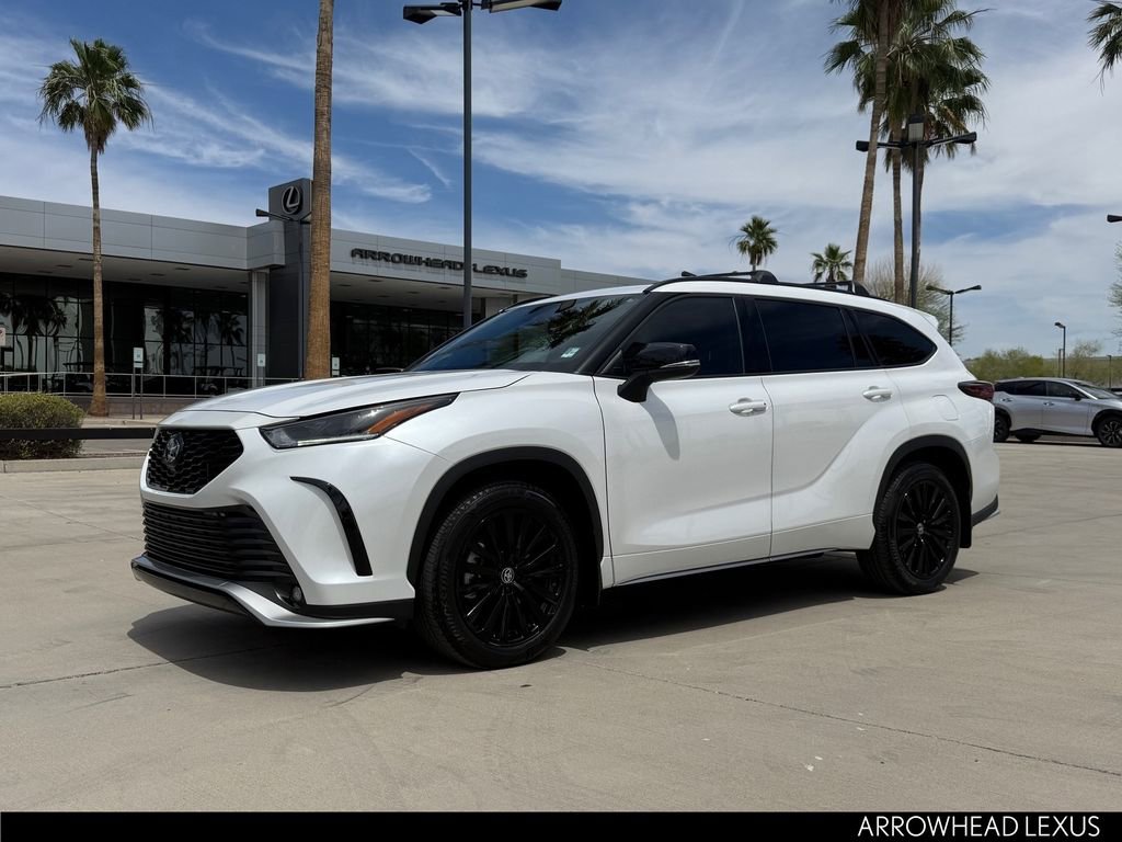 Used 2024 Toyota Highlander XSE AWD/4WD image 2