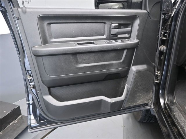 Used 2024 RAM 2500 Tradesman w/ Chrome Appearance Group image 12