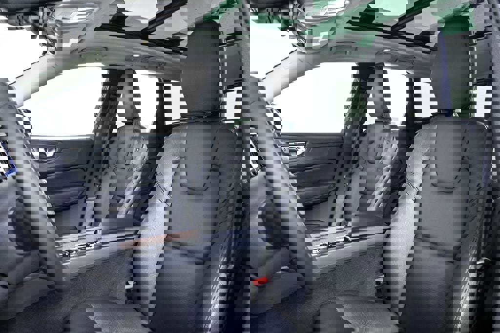 Certified 2023 Volvo XC60 B5 Plus w/ Climate Package image 7