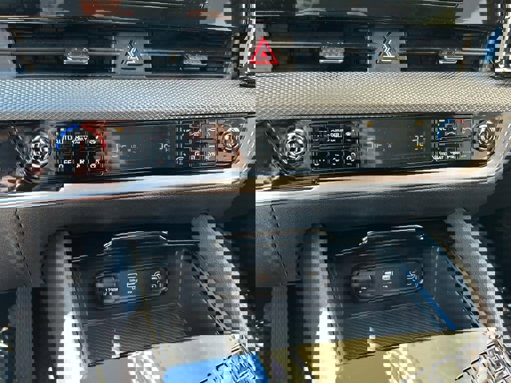 New 2025 Kia Sportage LX image 22