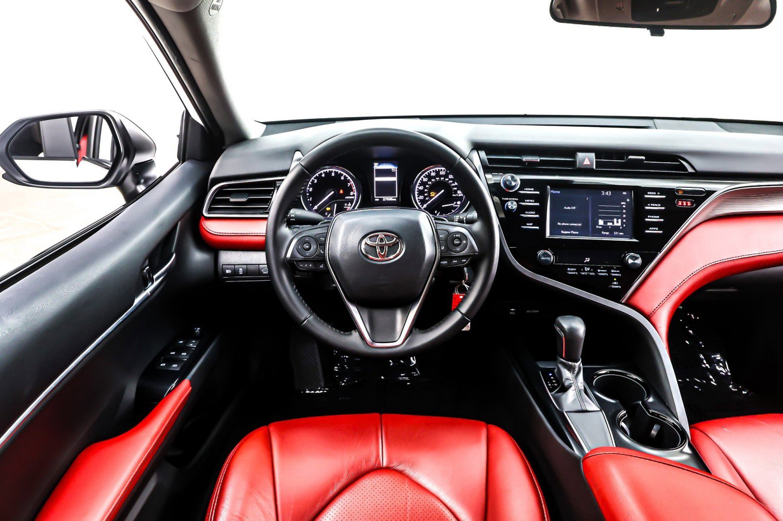 Used 2019 Toyota Camry SE image 6