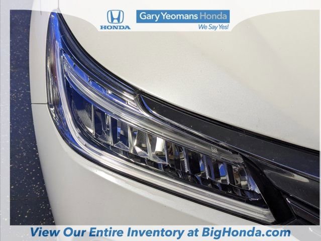 Used 2017 Honda Accord Touring image 11