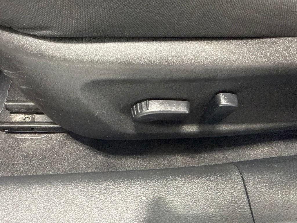 Used 2025 Nissan Altima 2.5 SV FWD image 13