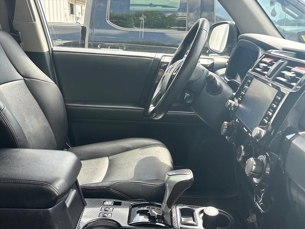 Used 2022 Toyota 4Runner TRD Off-Road Premium AWD/4WD image 19