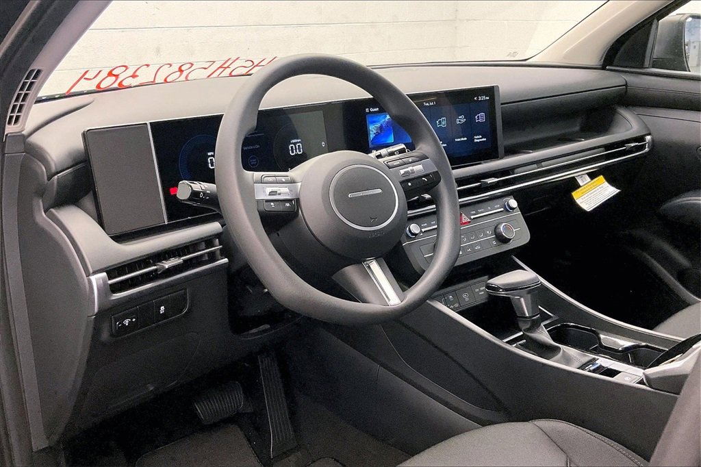 New 2025 Hyundai Tucson SE image 7