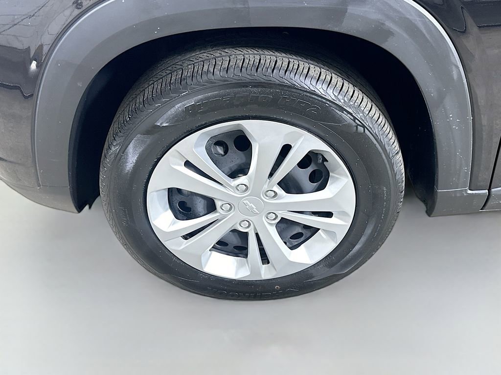 Used 2025 Chevrolet Trax LS FWD image 8