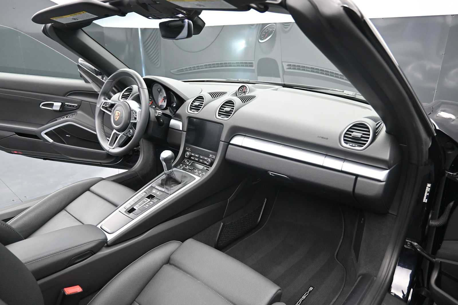 Certified 2024 Porsche 718 Boxster S RWD image 17