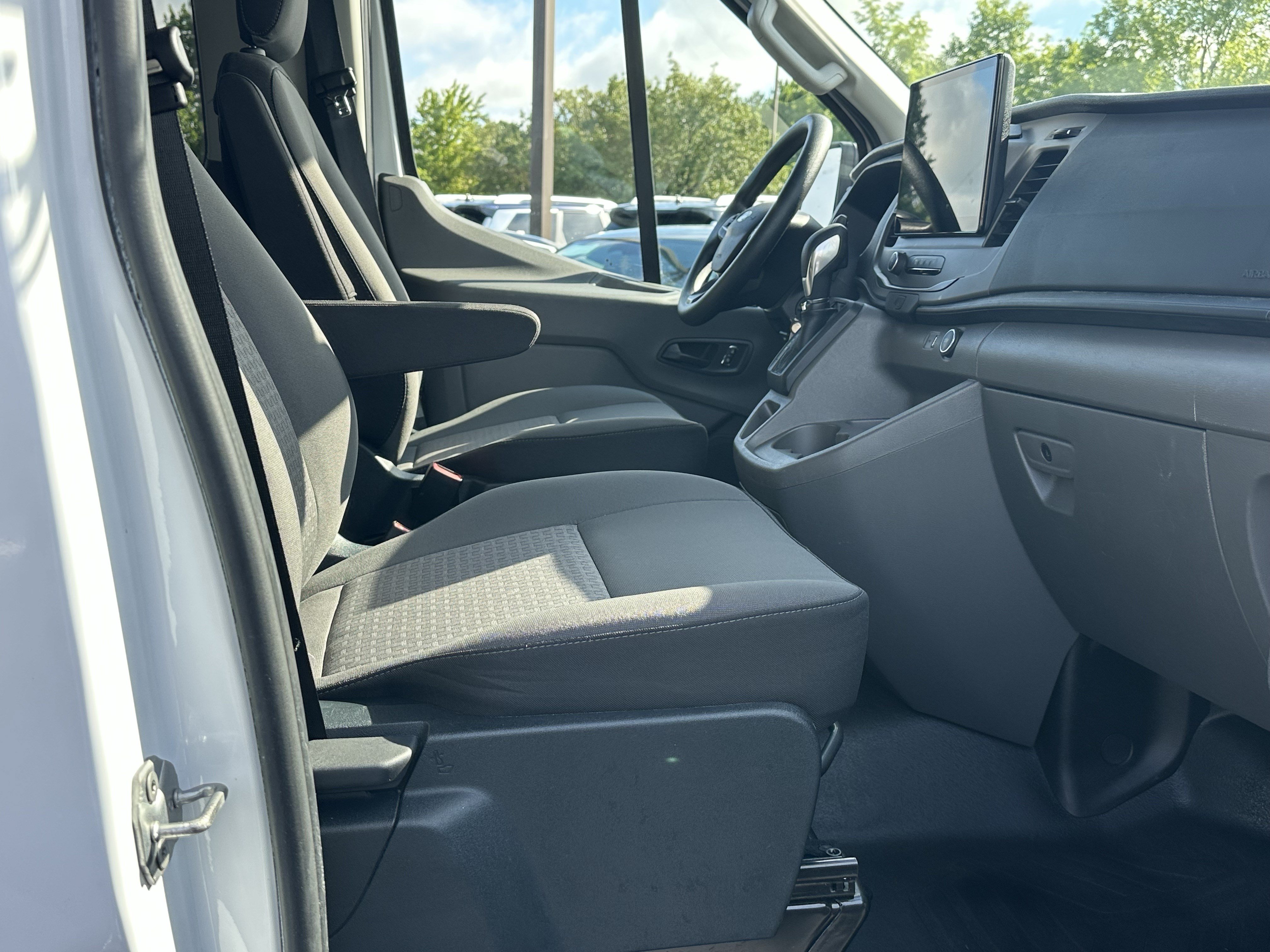 Used 2022 Ford Transit 350 XLT RWD image 14