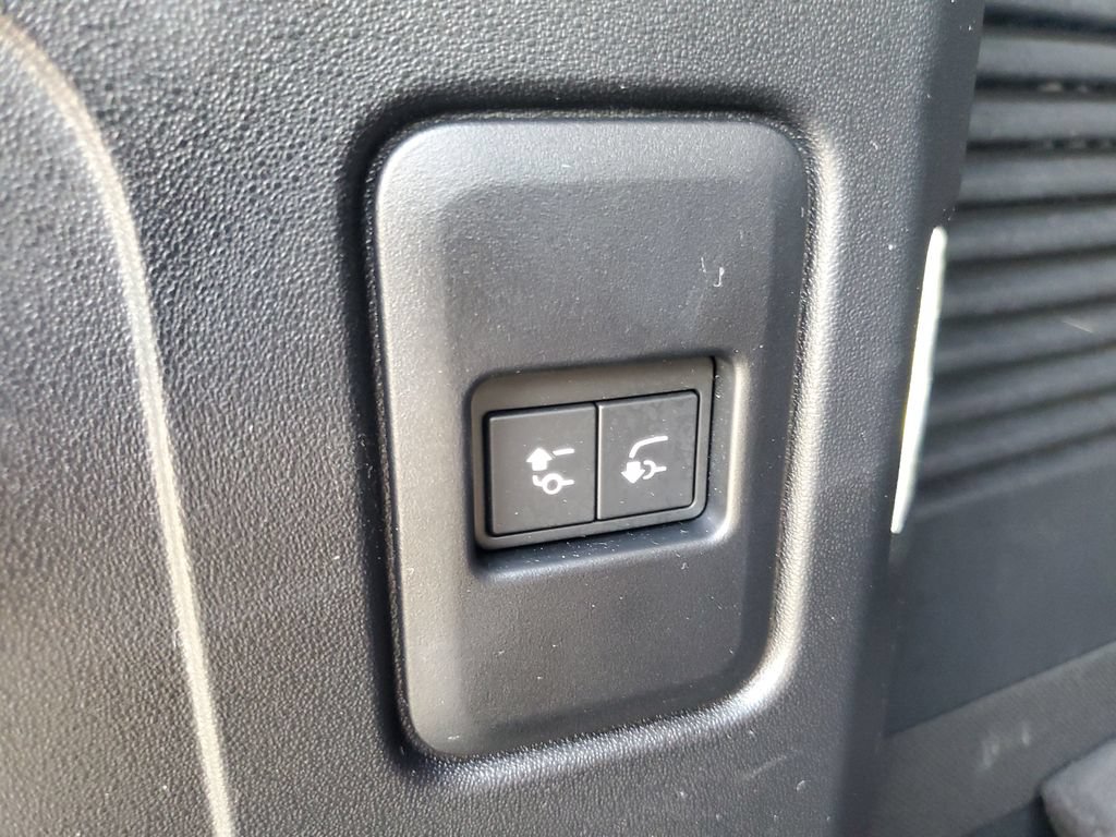 Used 2026 Land Rover Defender 130 S AWD/4WD image 35