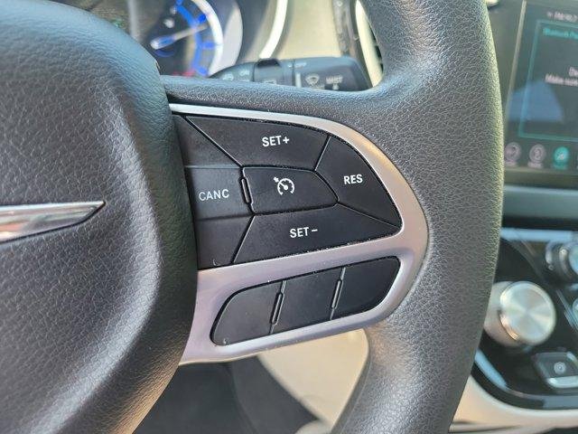 Used 2018 Chrysler Pacifica Touring Plus image 24
