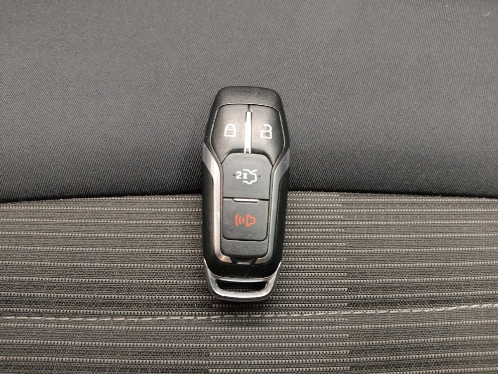 Used 2016 Ford Edge SEL FWD image 32