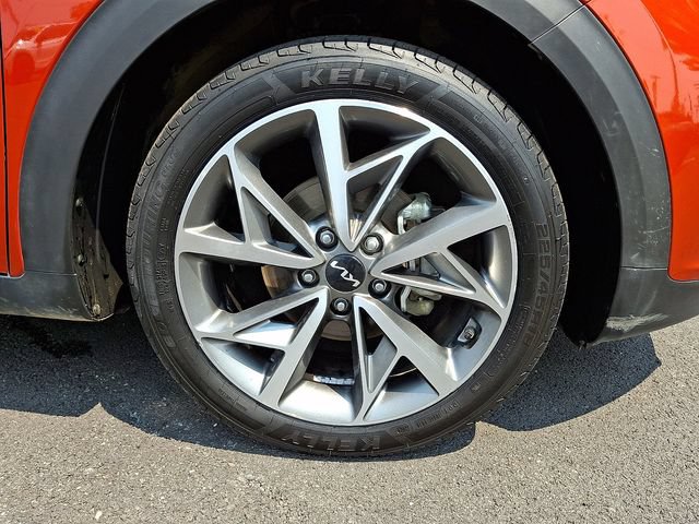Used 2022 Kia Niro Touring Special Edition FWD image 9